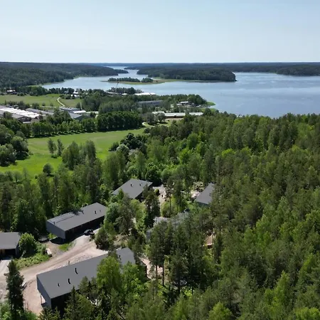 Kartanonrinteen Amanda *