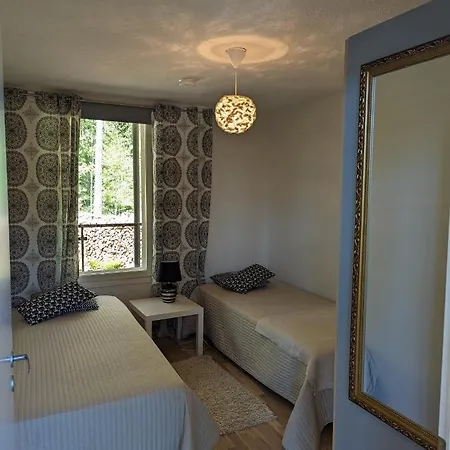 Kartanonrinteen Amanda