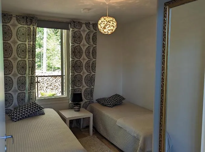 Kartanonrinteen Amanda